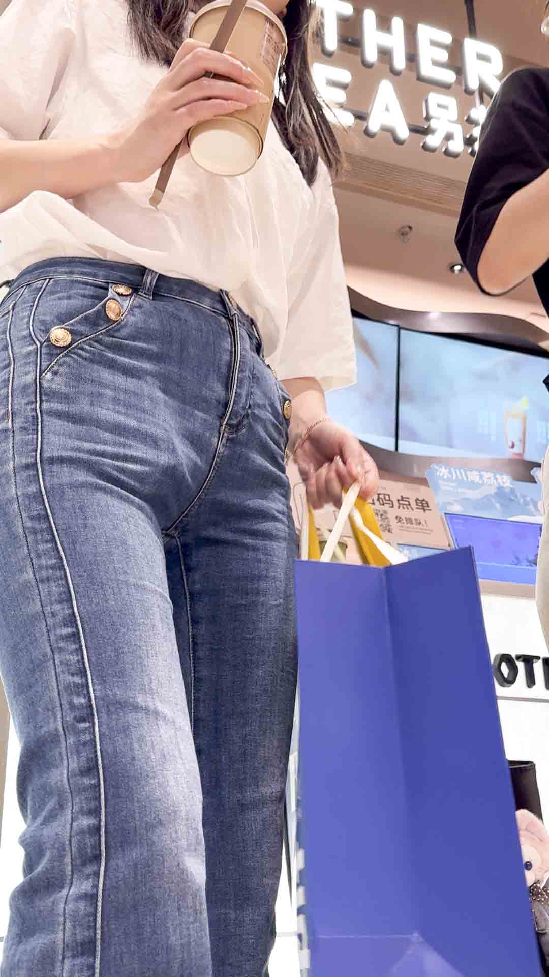 包臀牛仔少妇战力强（积分79）