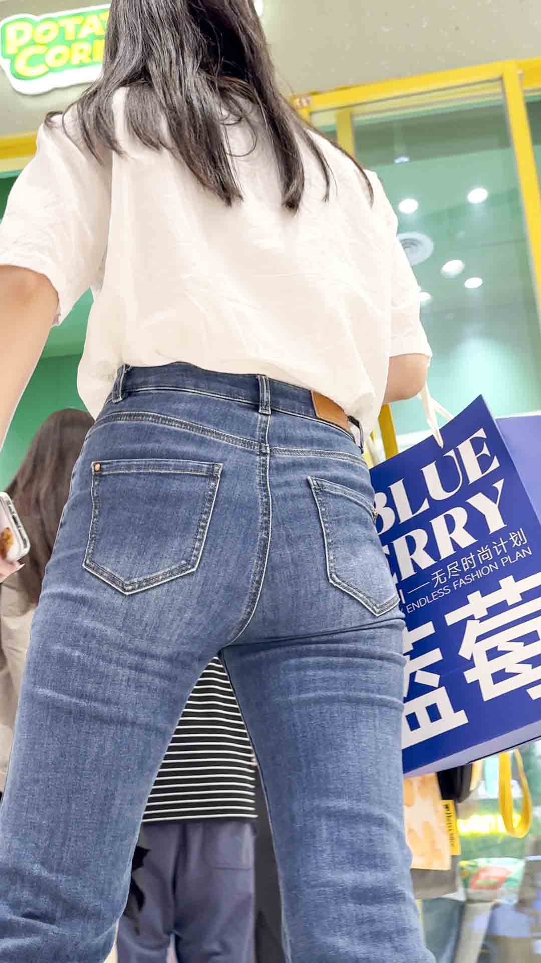 包臀牛仔少妇战力强（积分79）