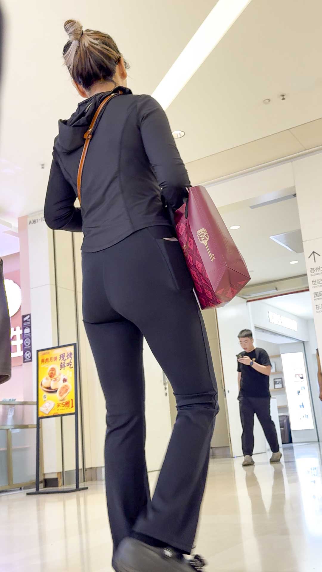 商场包臀瑜伽妹子(积分93)