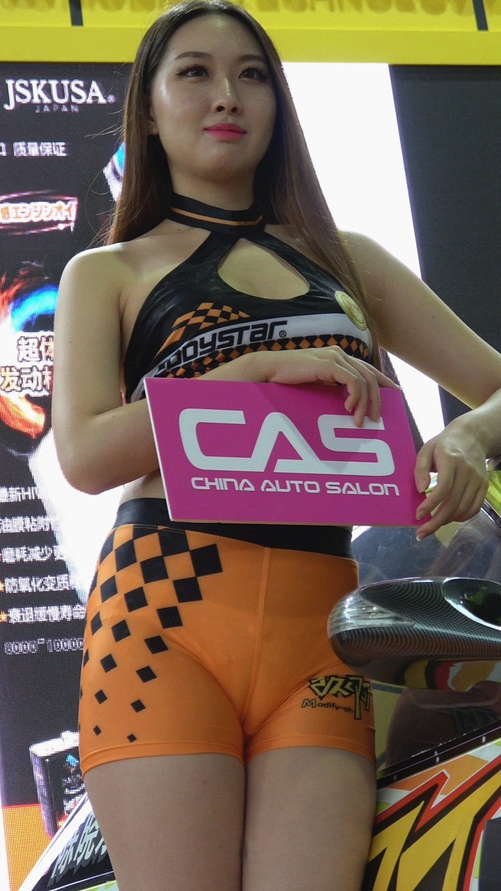 4K-橙色紧身衣美女模特第一部[791M/MP4]