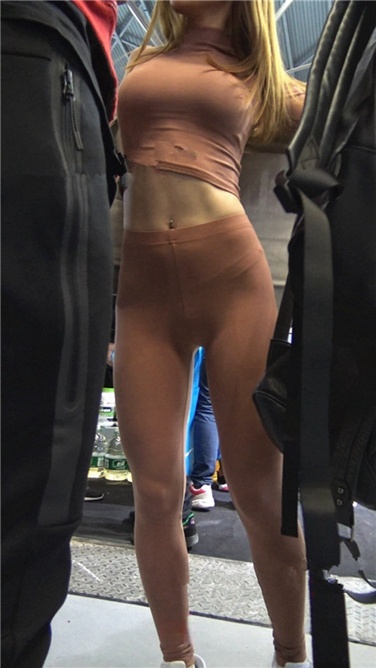 4K超清视频！超极品棕色瑜伽紧身裤大美女第一季[MP4/1.5GB]