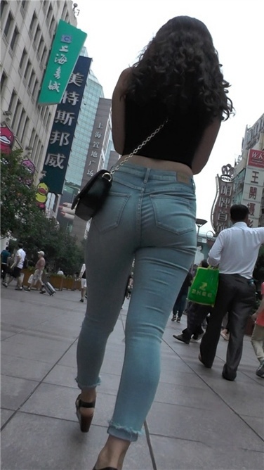 【幽明作品】超性感紧牛丰臀大美女，一个字！sao[MP4/1.6GB]