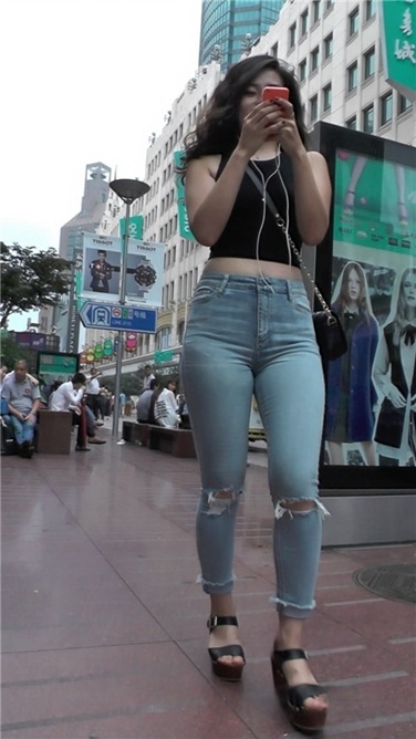 【幽明作品】超性感紧牛丰臀大美女，一个字！sao[MP4/1.6GB]