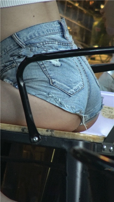 4K超清视频！超极品大乃细腰肉屯长发美女[MP4/3GB]