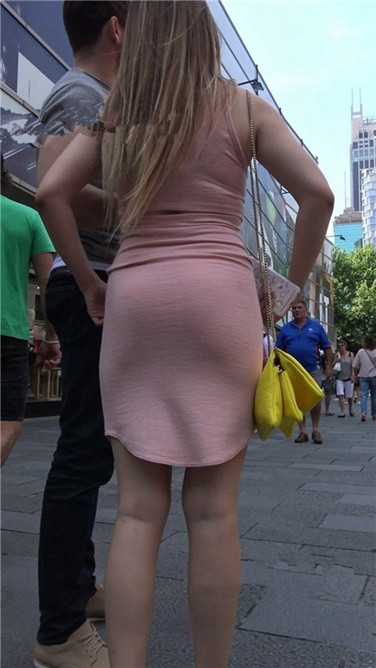 4K超清视频！极品粉色包臀裙内痕大胸美女[MP4/3GB]