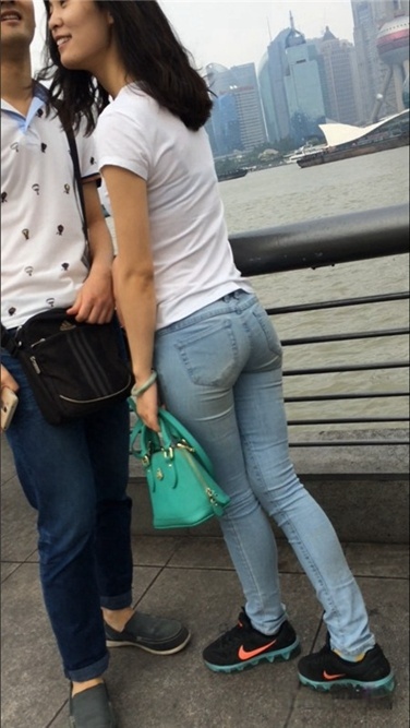 【NO3原创作品】观海的紧牛美女 [MP4/251MB]