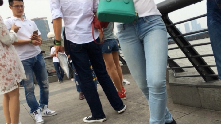 【NO3原创作品】观海的紧牛美女 [MP4/251MB]