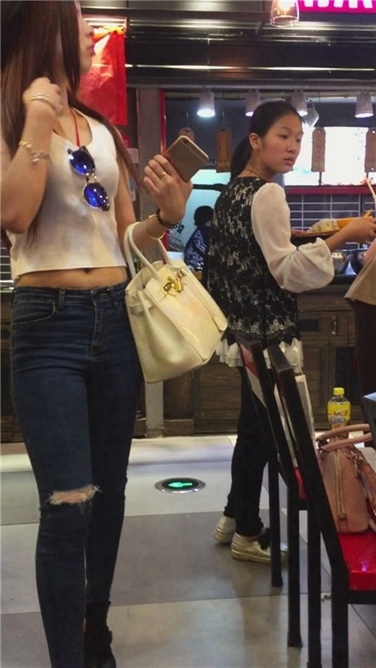 苗条时尚的帽子紧牛[MP4/135MB]