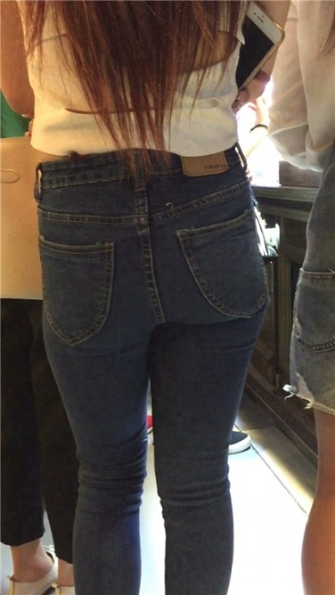 苗条时尚的帽子紧牛[MP4/135MB]