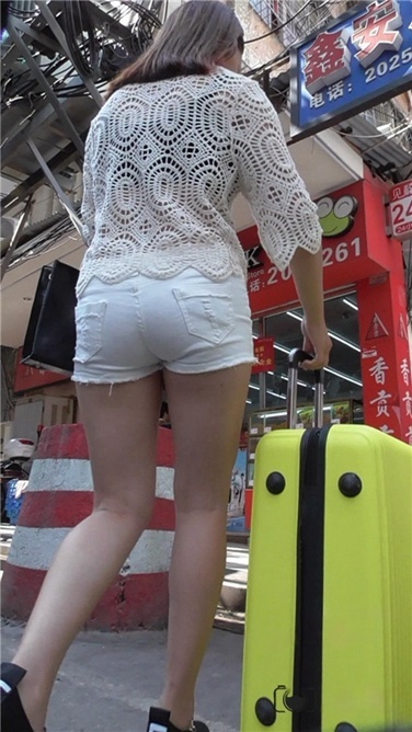 紧致长腿白热裤[MP4/195MB]