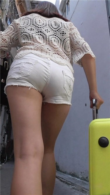 紧致长腿白热裤[MP4/195MB]