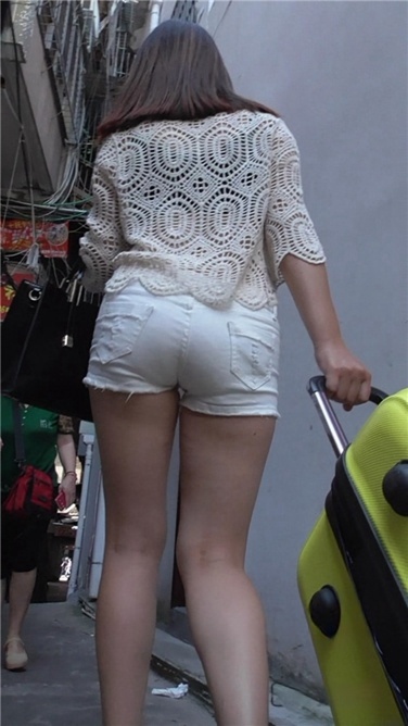 紧致长腿白热裤[MP4/195MB]