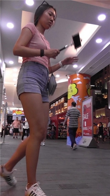 宽屯牛仔热裤MM[MP4/684MB]