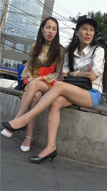 绿色高跟MT鸭舌帽熟女[MP4/1GB]