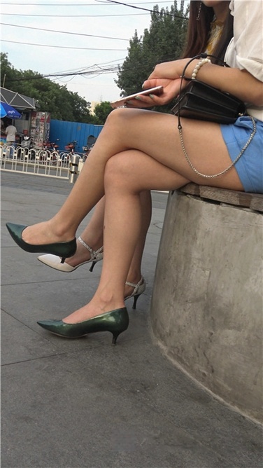 绿色高跟MT鸭舌帽熟女[MP4/1GB]