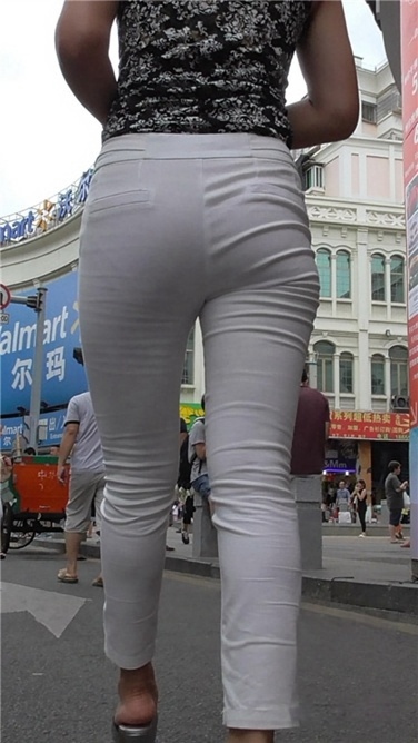 白裤高跟MM[MP4/259MB]