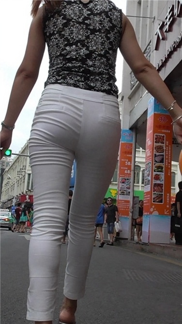 白裤高跟MM[MP4/259MB]