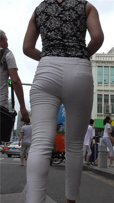 白裤高跟MM[MP4/259MB]