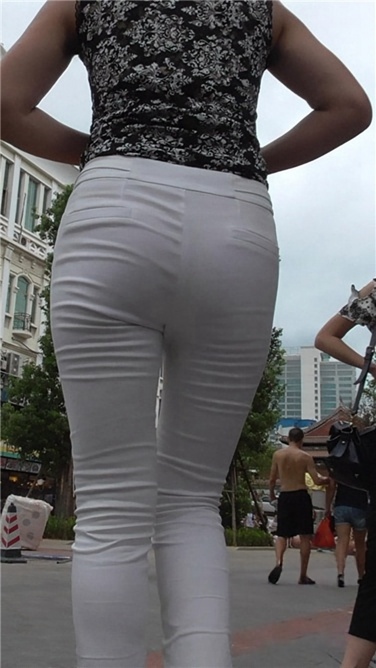 白裤高跟MM[MP4/259MB]