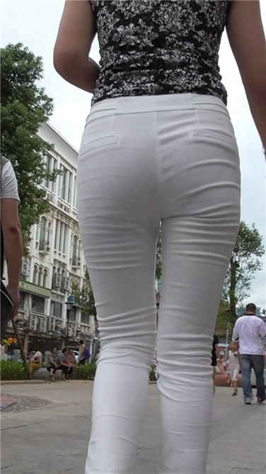 白裤高跟MM[MP4/259MB]