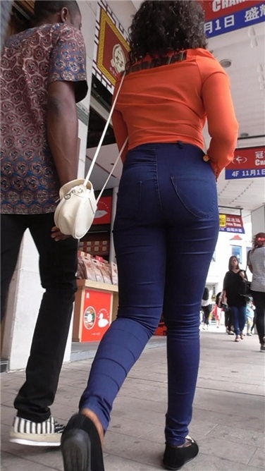 哟哟切克闹，黑妞来一发 [MP4/165MB]