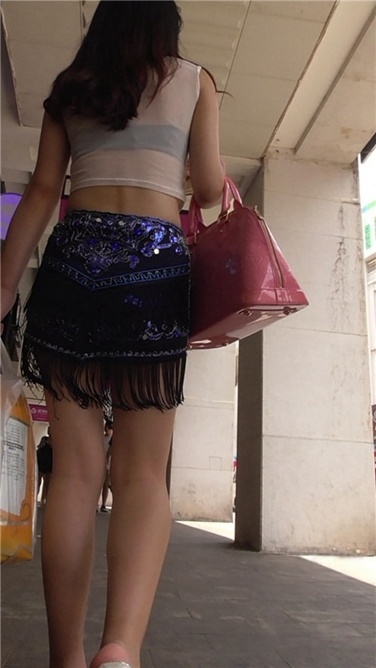 花姑娘身材好[MP4/262MB]