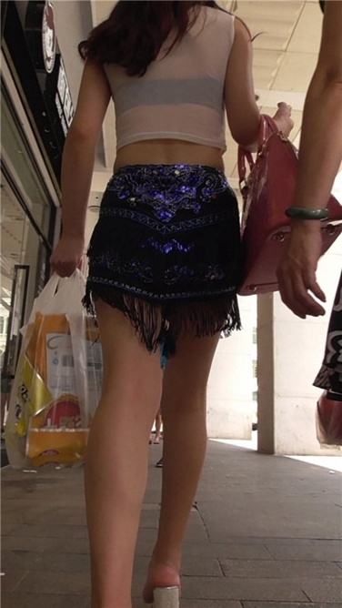 花姑娘身材好[MP4/262MB]