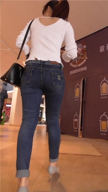 翘臀紧牛MM [MP4/462MB]