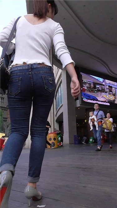 翘臀紧牛MM [MP4/462MB]