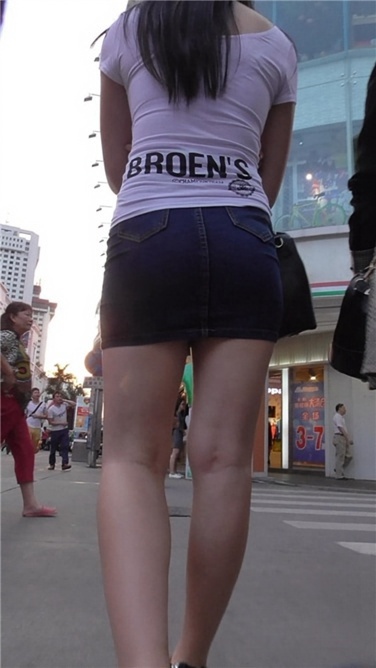 超给力牛仔裙MM[MP4/507MB]