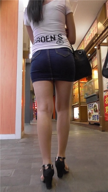 超给力牛仔裙MM[MP4/507MB]