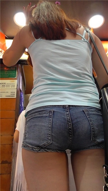 极致翘P热裤，求PK[MP4/867MB]