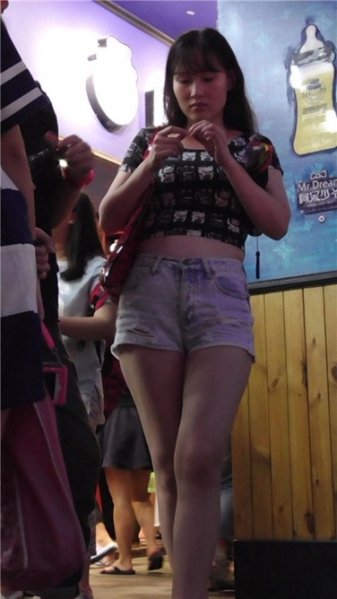 夜幕下静静地欣赏你的美 [MP4/598MB]