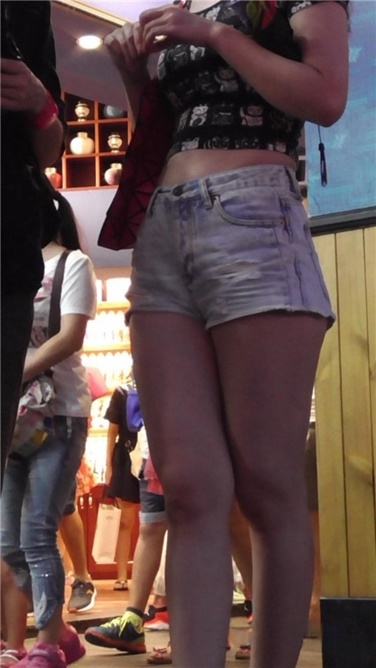 夜幕下静静地欣赏你的美 [MP4/598MB]