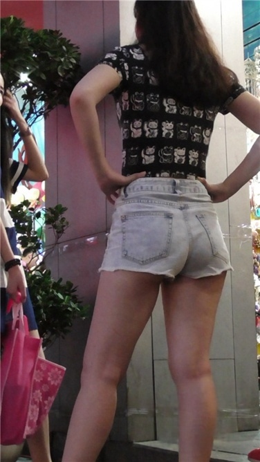 夜幕下静静地欣赏你的美 [MP4/598MB]