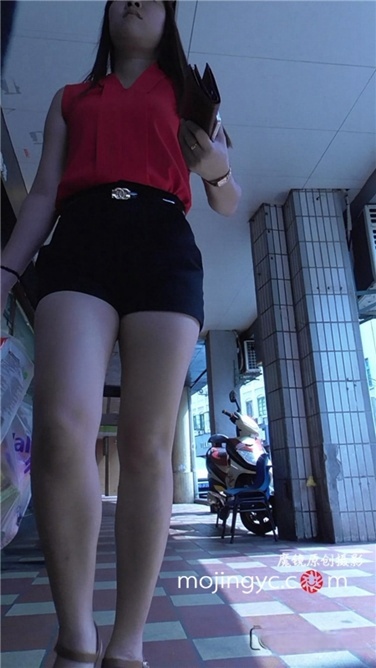 彪悍丰臀熟妇 [MP4/572MB]