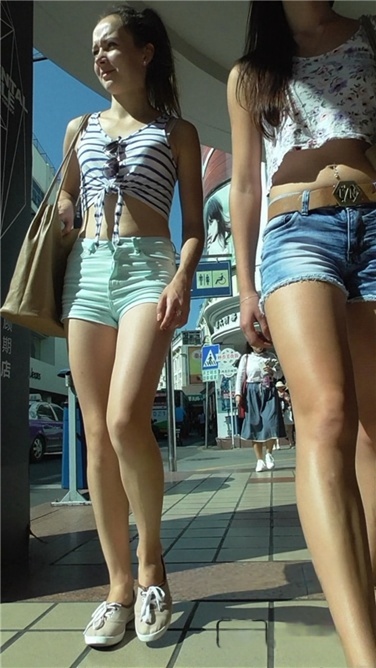 秋意浓，洋妞奔放依旧 [MP4/717MB]