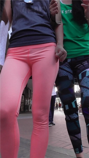 两个瑜伽妹 [MP4/263MB]