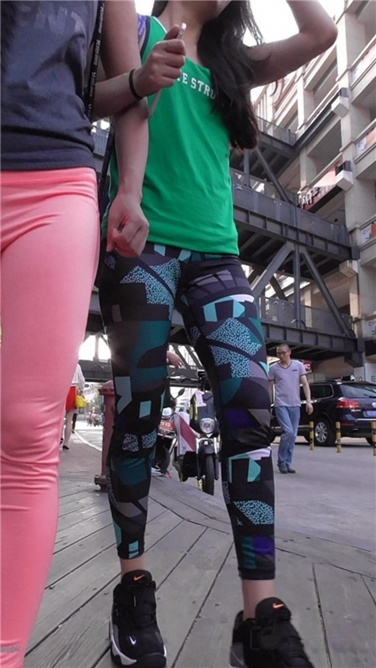 两个瑜伽妹 [MP4/263MB]