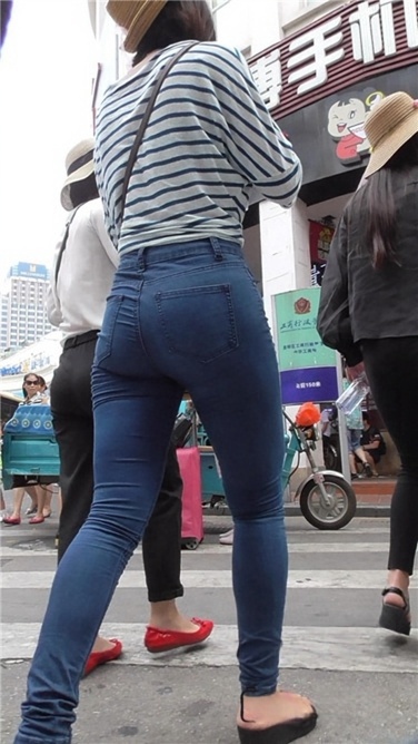 宽臀肥牛，紧到不要不要 [MP4/913MB]