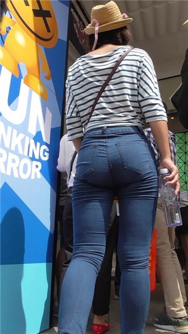 宽臀肥牛，紧到不要不要 [MP4/913MB]