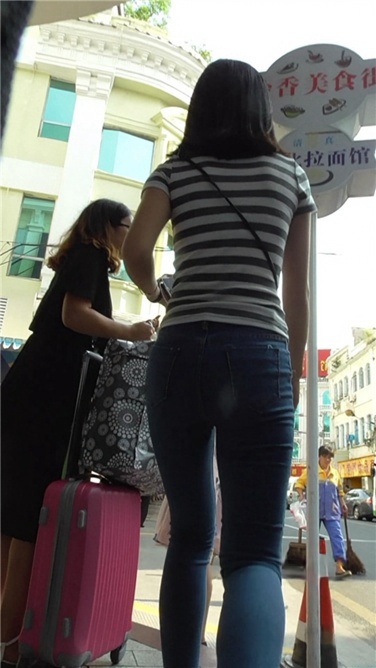 长腿紧牛MM[MP4/563MB]