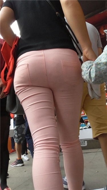 粉裤紧屯小少妇 [MP4/871MB]