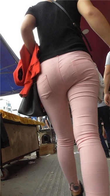 粉裤紧屯小少妇 [MP4/871MB]