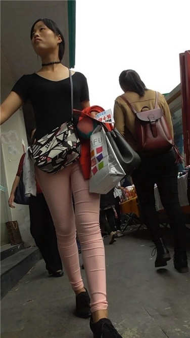 粉裤紧屯小少妇 [MP4/871MB]