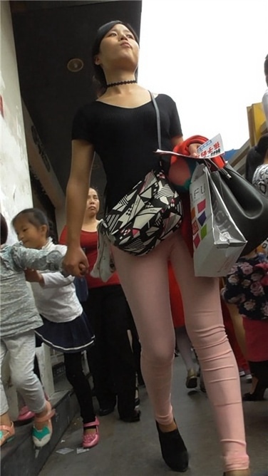 粉裤紧屯小少妇 [MP4/871MB]