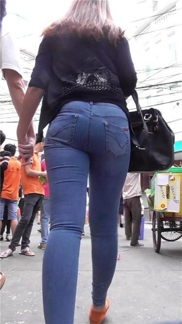 彪悍牛仔丰臀 [MP4/221MB]