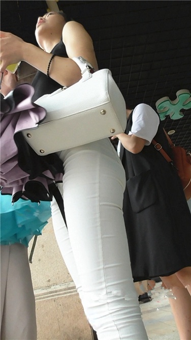 极品白裤翘臀学妹[MP4/606MB]