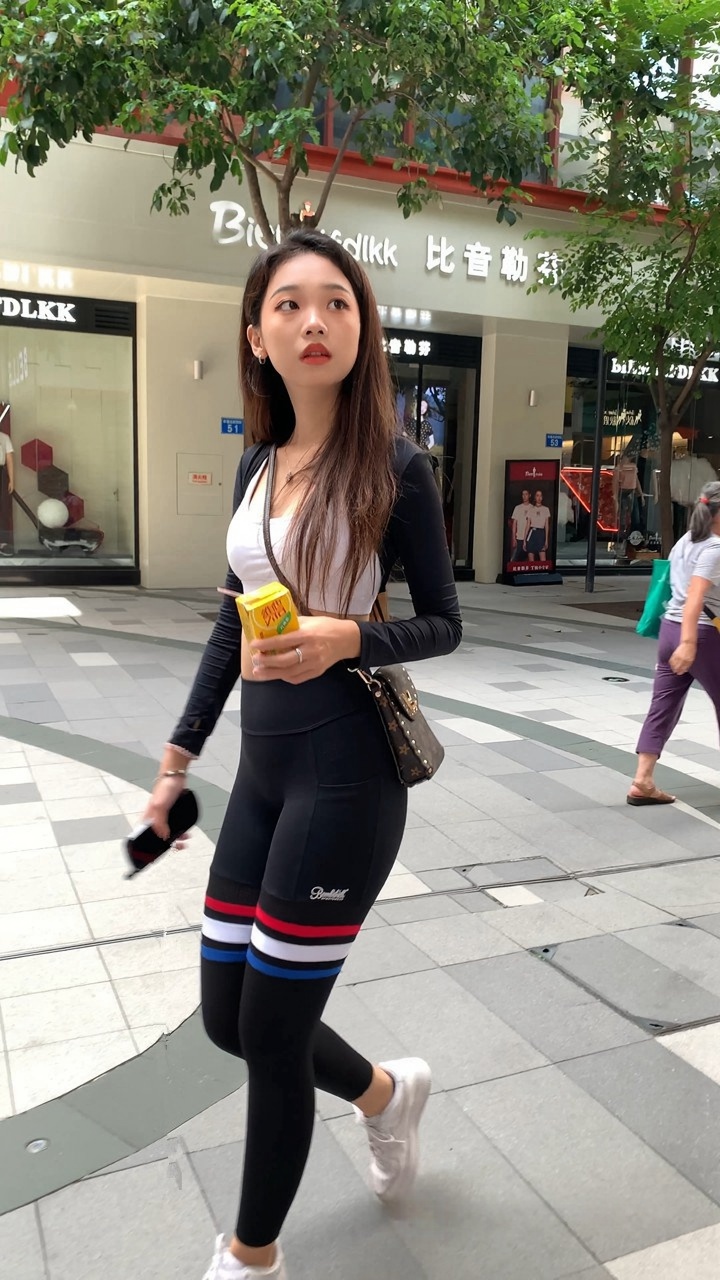 黑色瑜伽裤美女MJ3398【视频10.9G】