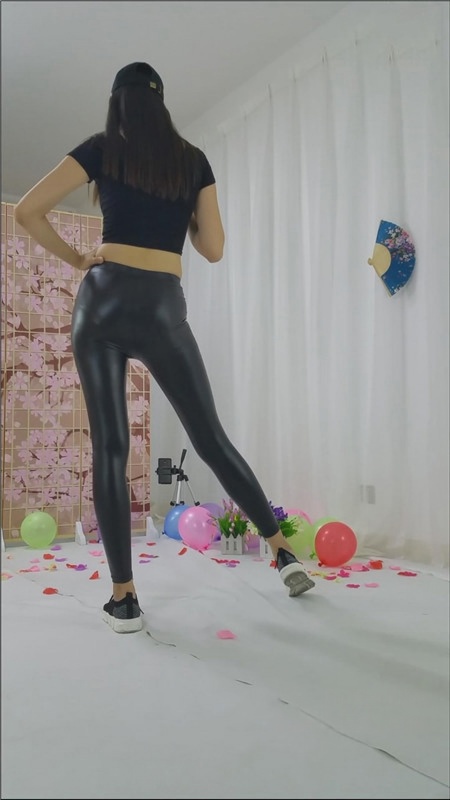 漂亮的皮裤美女热舞[219M/MP4]